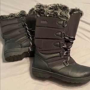 Snow/winter lace up boots